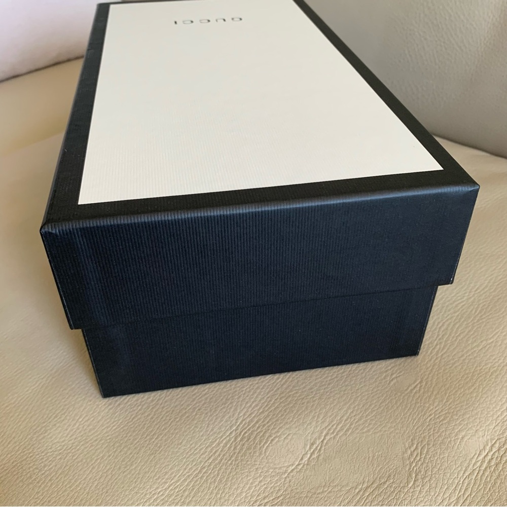 Authentic Gucci Empty Shoe Box Gift Box Black White Made in Italy w Tissue Paper - Picture 8 of 12